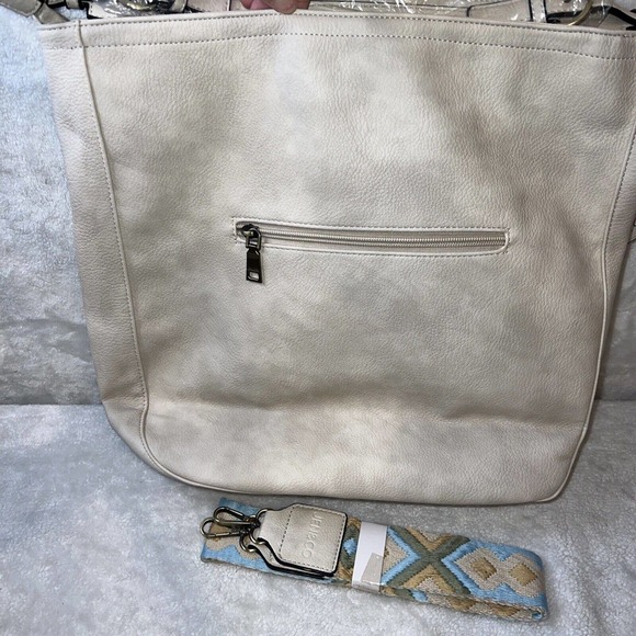 Jen & Co, Aris Whipstitch Hobo/Crossbody Guitar Strap, Cream. Vegan Leather NWT - Picture 8 of 10